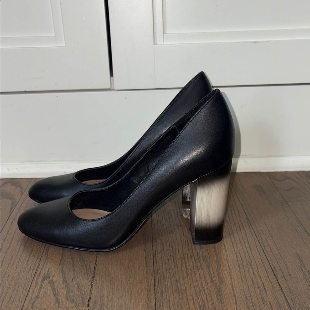 Donald J. Pliner Black Heels with Unique Metallic Design